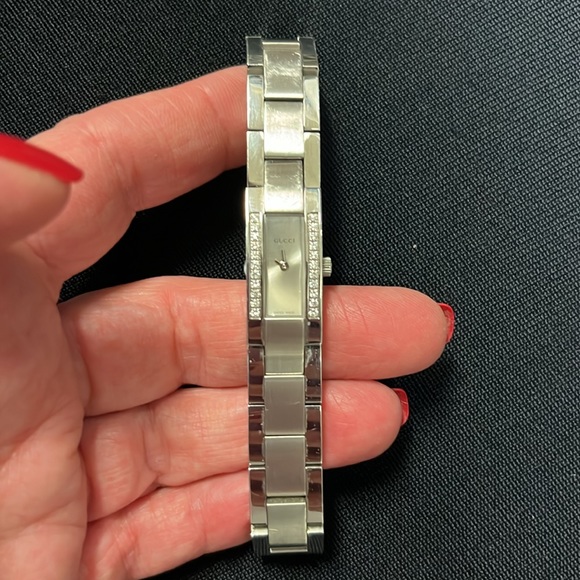 Gucci Diamond Watch Stainless Steel 4600L EUC w boxes & papers extra links - Picture 3 of 14